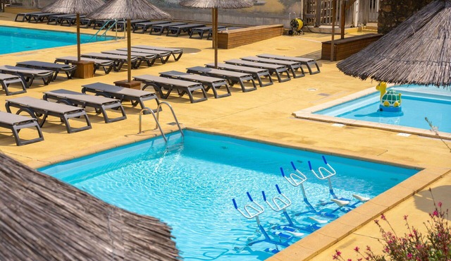 Cosy apartment in villa for 6 guests with WIFI, A/C, pool, TV, terrace, pets allowed and parking