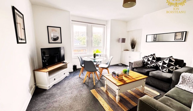 Cosy Apartment In Great Gourock Location