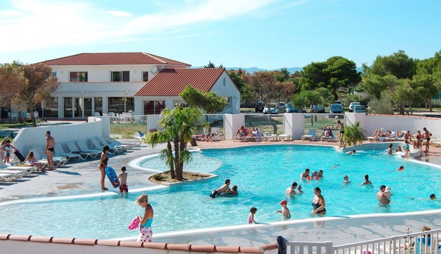 Cosy apartment in villa for 6 people with A/C, WIFI, pool, TV, patio and pets allowed