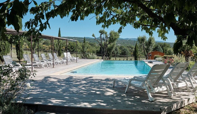 Cosy apartment in villa for 4 guests with WIFI, pool, patio and pets allowed