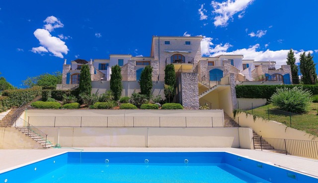 Cosy apartment in villa for 4 guests with pool, A/C, WIFI, TV, terrace, panoramic view and parking