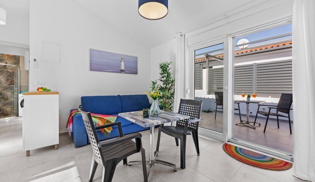 Cosy apartment near Rock Beach