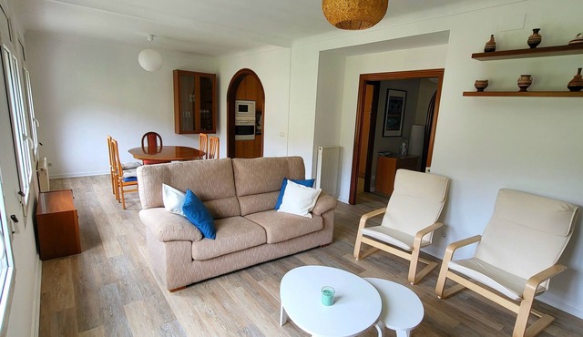 Cosy apartment to discover Costa Brava. Walking distance to the beach.