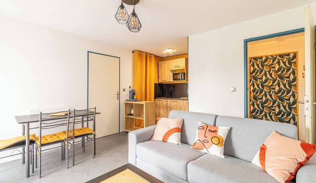 Cosy apartment with pool