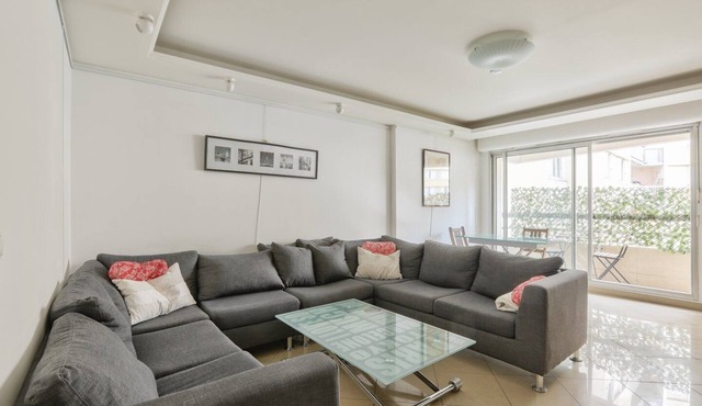 Cosy Appart Avec Balcon à Proximité de la Villette