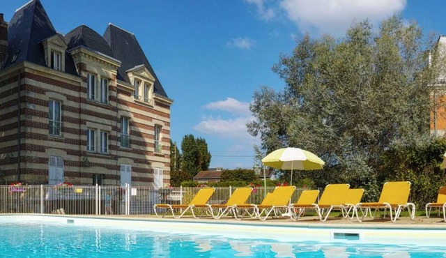 Cosy Appartement Dans une Villa Avec Piscine , Proche du Centre et de la mer