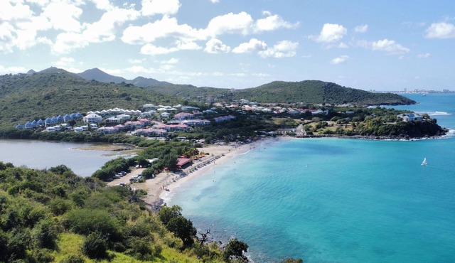 Cosy Apt on friar’s bay SxM . 2 min to the Friar’s Bay beach ,restaurants