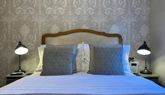 Cosy barn conversion - double room in peaceful, private space