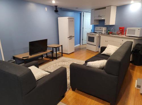 Cosy Basement Apartment on the East side.