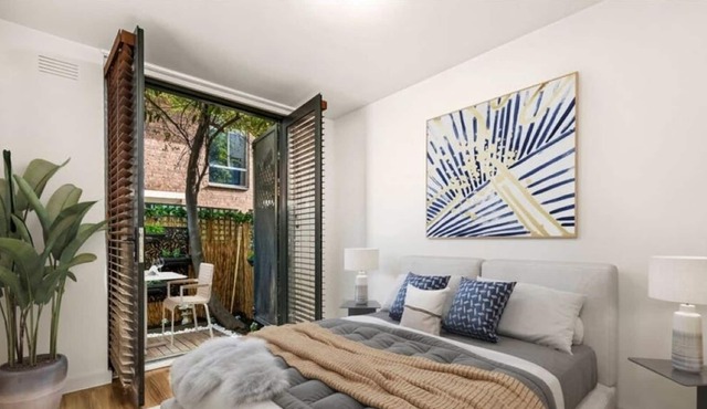 Cosy Bayside apartment, 100m to the sand.