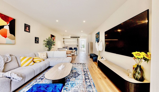 Cosy Beachside Villa | Port Melbourne | Parks | Shops | BBQ | Bayside | CBD
