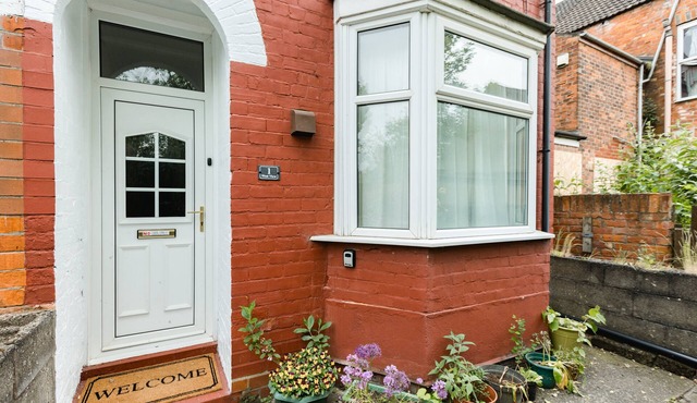 Cosy Bedroom in 3 bed House, Close to City Centre and University