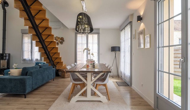 Cosy Blue House in the heart of the forest, rated 4* Private gym in accommodation