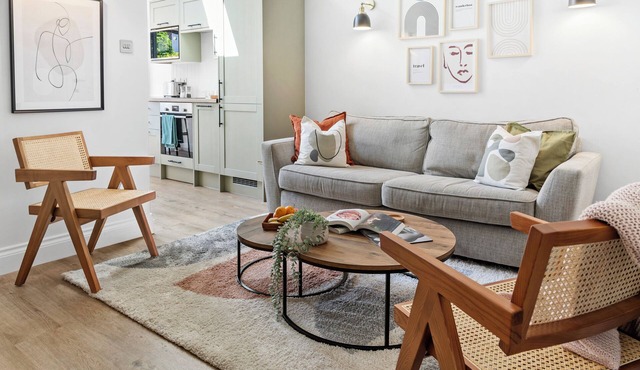 Cosy & Bright Home with Backyard in Southsea Portsmouth