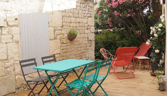 Cosy, bright house + terrace in the center of Surgères