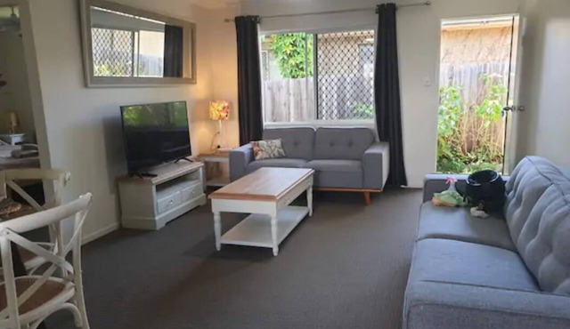 Cosy Buderim home away from home