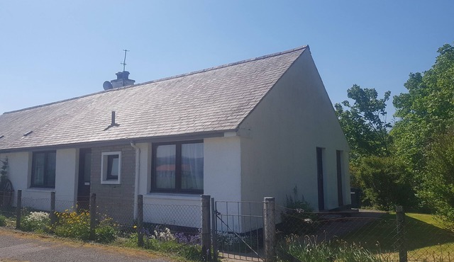 Cosy Bungalow in the village of Lochcarron,Highlands of Scotland