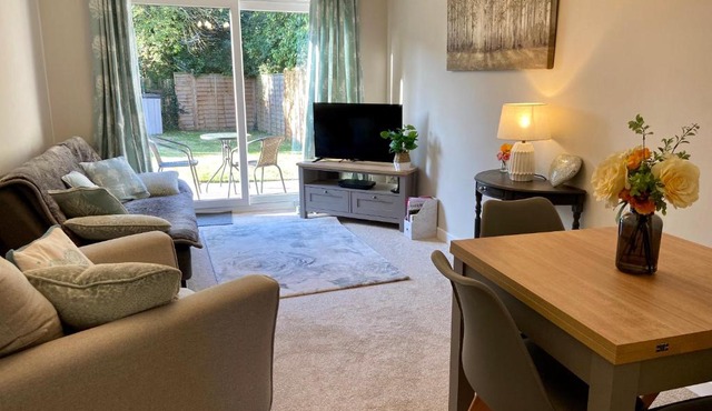 Cosy Bungalow Near Open Countryside