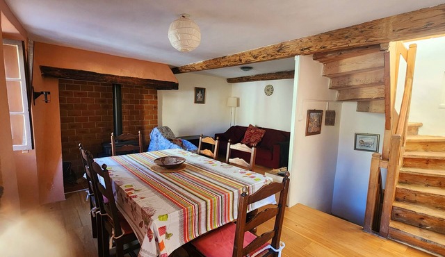Cosy but spacious cottage in a beautiful thermal village in the Pyrénées.