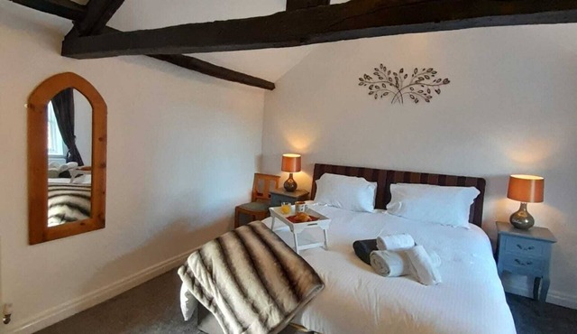 Cosy but spacious, historic cottage on The Red House Estate