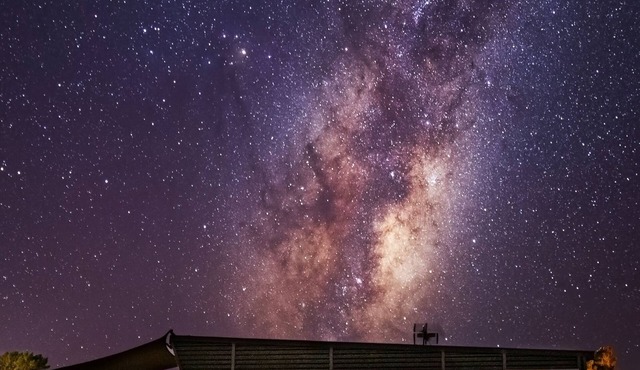 Cosy cabin semi-rural
