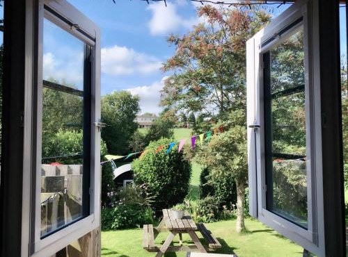 Cosy Cabins without hot tub - Greenway Farm, Drybrook, Forest of Dean