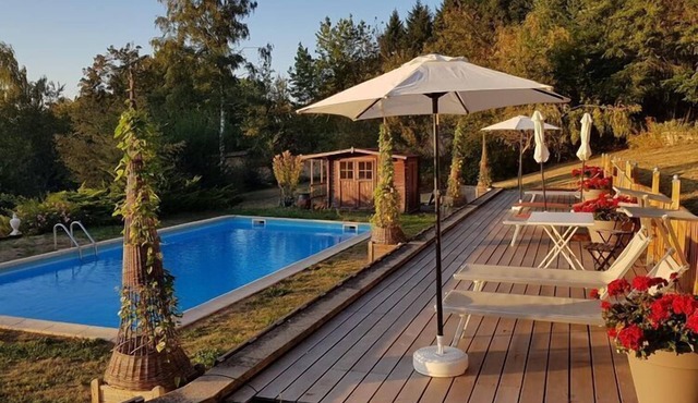 Cosy Castle in Onlay with Swimming Pool