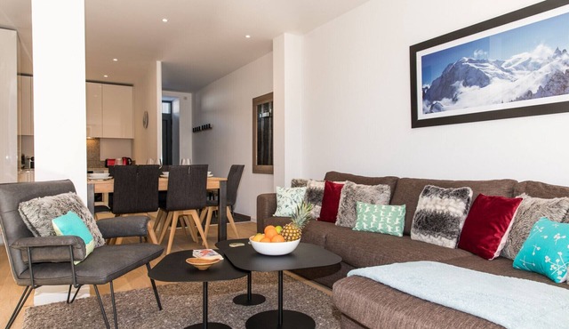 Cosy Central Apartment with Terrace