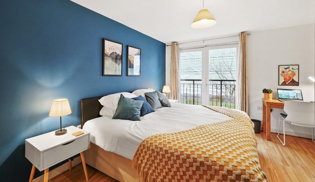 Cosy Central Eco Flat - Airport Stay