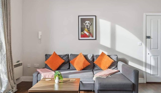 Cosy Central Apartment in Windsor By Tempstay