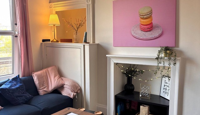 Cosy central Bath pad - 7 min walk to Station & town