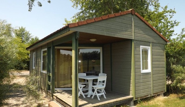 Cosy Chalet 4 Guests, Pool & Patio, Near Maurs' Amenities