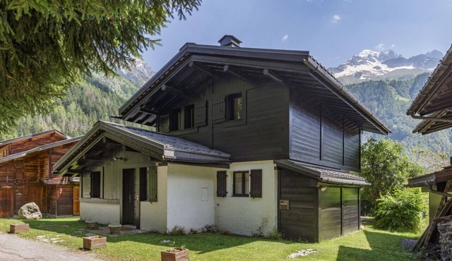 Cosy Chalet 140sqm | MtBlanc View | Quiet | Garage