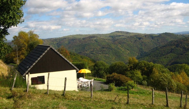 Cosy chalet in a quiet location, with breathtaking mountain views. Pets welcome!