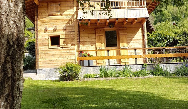Cosy chalet in a quiet setting, mountain view near Annecy and Aravis