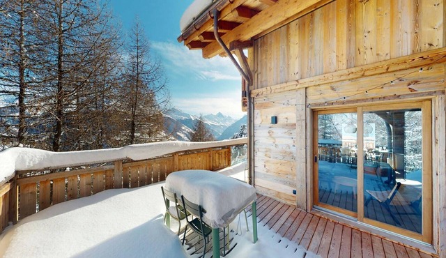 Cosy chalet in Vex with balcony