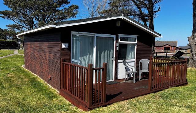 Cosy chalet near Cornwall coast - free wi-fi - free linen - ideal home from home