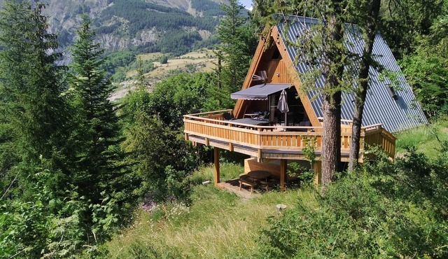 Cosy chalet with magnificent mountain views Val d'Allos