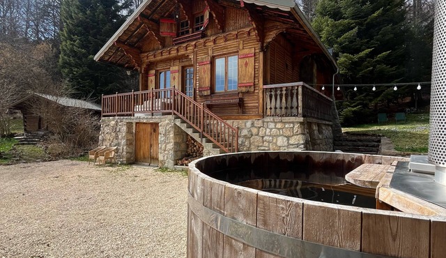 Cosy chalet with private Nordic bath - La Féclaz