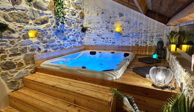 Cosy chalet with private spa
