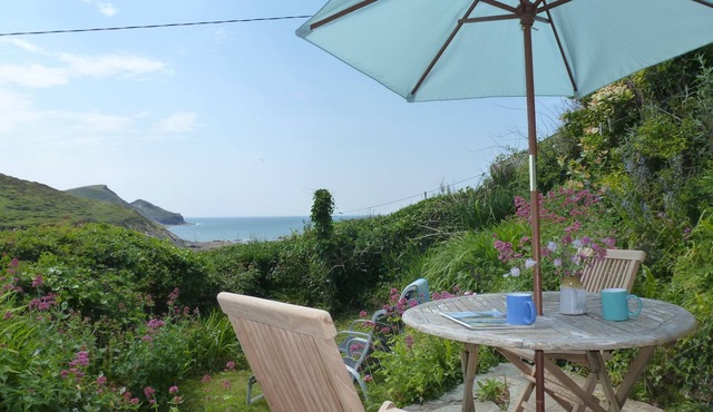 Cosy Chalet With Sea Views, By The Beach