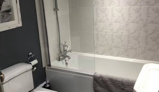 Cosy character cottage near city and coast