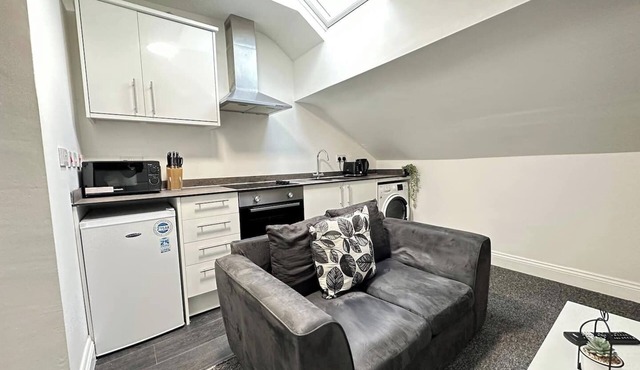 Cosy, Charming 2-Bedroom Oasis