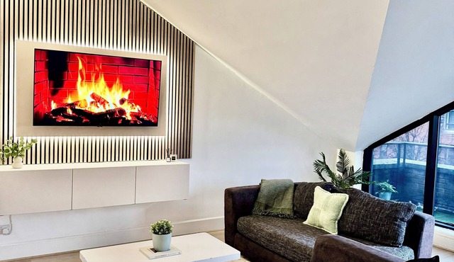 Cosy City Apartment with Free Parking & Netflix!