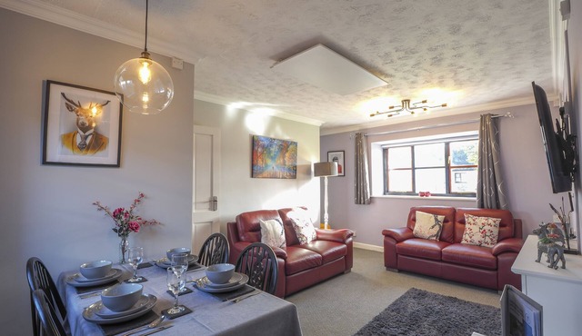 Cosy, Coastal Cottage, Seasonal Heated Outdoor Pool, FootGolf, Games Field, Playframe, Scalextric.