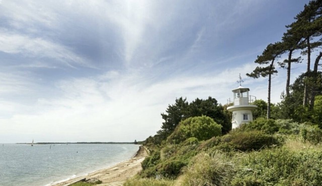 Cosy Coastal Retreat