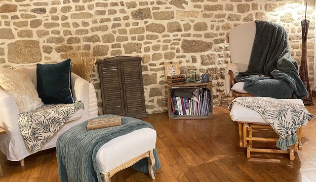 Cosy, comfortable Mont Saint Michel bay apartment. Jacuzzi and massage!