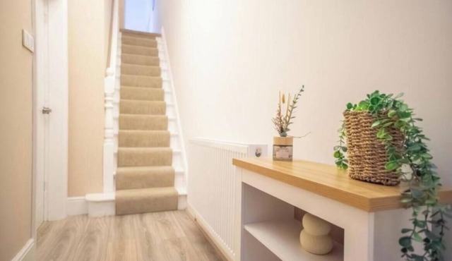 Cosy & Comfortable stay with Free Parking.