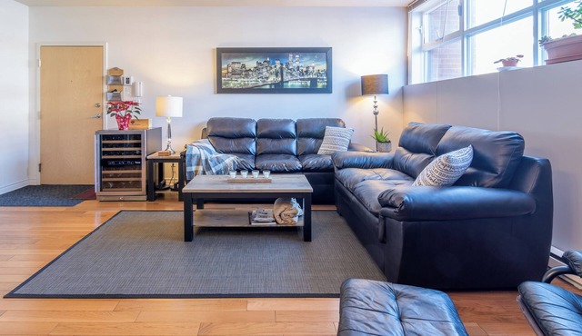 Cosy condo near the Lachine Canal