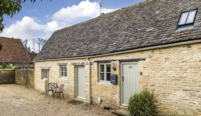Cosy Cotswold Cottage in Bibury w/Private Parking - Perfect Romantic Getaway